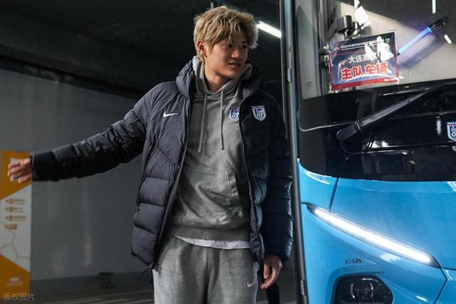 新球体育app-大连球迷要笑醒了？有望再从上港撬走王牌新星，单赛季5球2助攻|刘祝润|大连英博|英博|深圳青年人|上海海港_新浪体育_新浪新闻